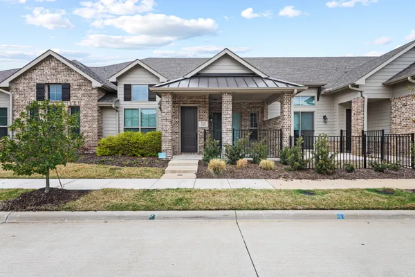 Property Slideshow image 2 of 31 | 7227 calistoga ln, Grand Prairie, TX, 75054