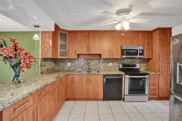 Property Slideshow image 3 of 58 | 3051 nw 46th ave 101, Lauderdale Lakes, FL, 33313