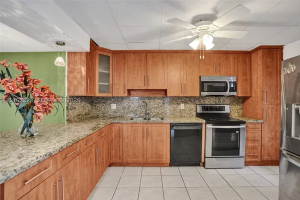 Property Slideshow image 3 of 58 | 3051 nw 46th ave 101, Lauderdale Lakes, FL, 33313