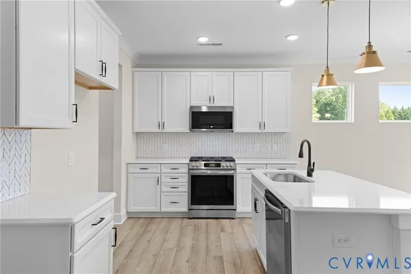 Property Slideshow image 3 of 21 | 10290 szalay ln, Ashland, VA, 23005