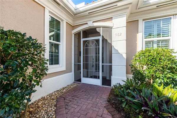 Property Slideshow image 2 of 44 | 982 fountain run, Naples, FL, 34119