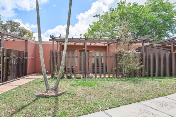 Property Slideshow image 2 of 51 | 10304 fairway rd, Pembroke Pines, FL, 33026