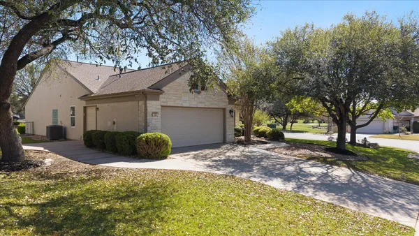 Property Slideshow image 3 of 38 | 100 edwards dr, Georgetown, TX, 78633