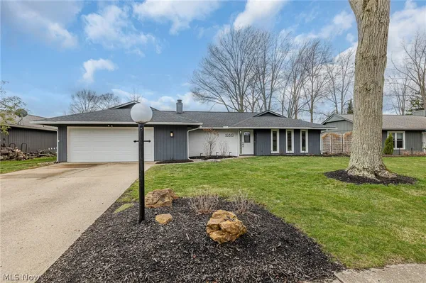 Property Slideshow image 2 of 36 | 10810 gate post rd, Strongsville, OH, 44149