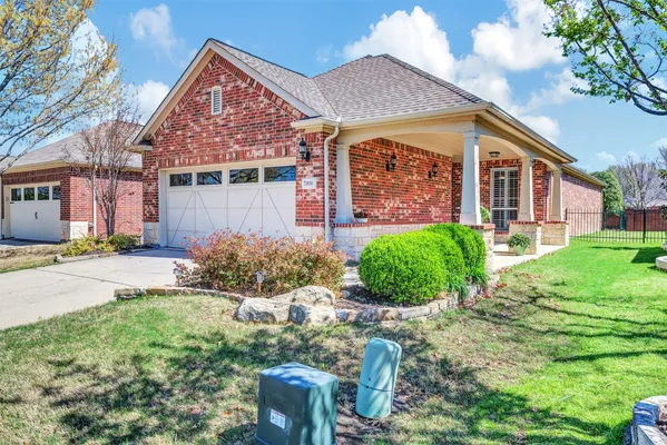 Property Slideshow image 2 of 34 | 7898 palmer ct, Frisco, TX, 75036