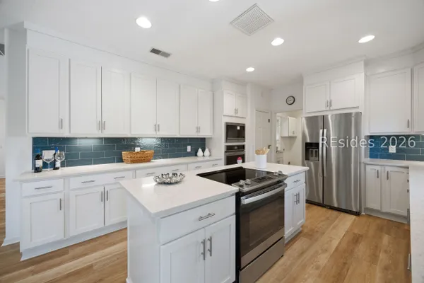 Property Slideshow image 2 of 70 | 10 sagebush ln, Hilton Head Island, SC, 29926