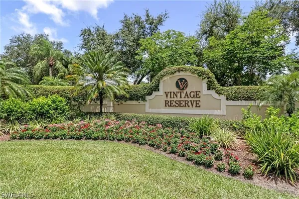 Property Slideshow image 3 of 7 | 600 vintage reserve ln 22b, Naples, FL, 34119
