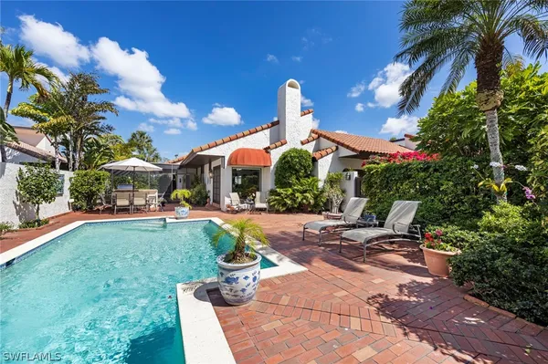 Property Slideshow image 2 of 41 | 516 tierra mar ln 5, Naples, FL, 34108