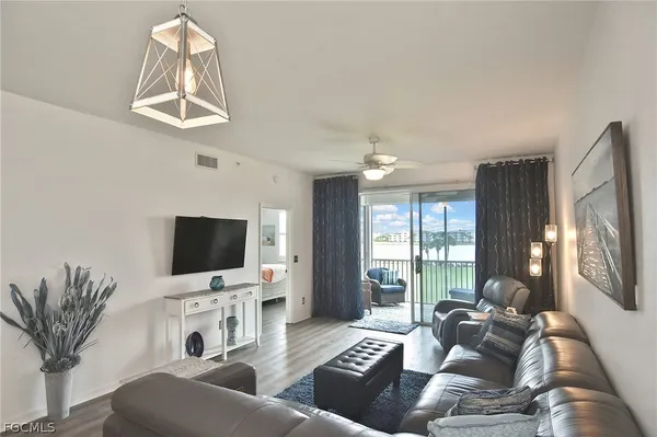 Property Slideshow image 3 of 50 | 8066 queen palm ln 535, Fort Myers, FL, 33966