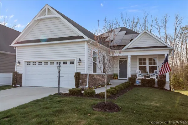 Property Slideshow image 2 of 47 | 3914 isaac cir, Williamsburg, VA, 23188