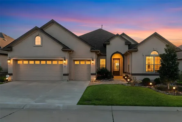 Property Slideshow image 2 of 40 | 11517 parkcrest dr, Denton, TX, 76207