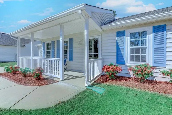 Property Slideshow image 2 of 50 | 147 woodlake dr, Murrells Inlet, SC, 29576