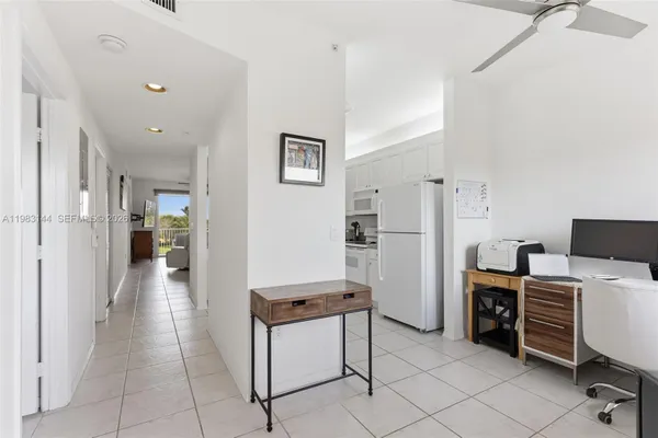 Property Slideshow image 2 of 30 | 7765 yardley dr 313, Tamarac, FL, 33321