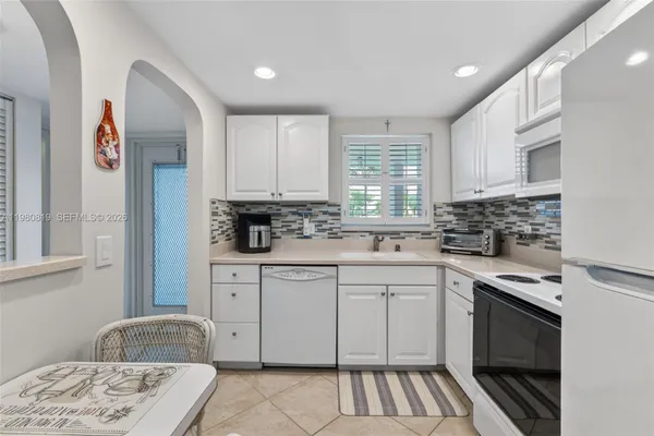 Property Slideshow image 2 of 35 | 6650 royal palm blvd 207c, Margate, FL, 33063