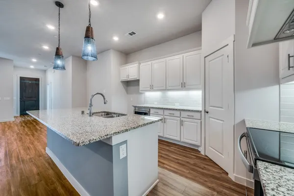 Property Slideshow image 2 of 27 | 7228 merlot pl, Grand Prairie, TX, 75054