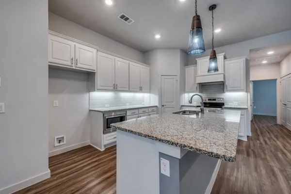 Property Slideshow image 3 of 27 | 7228 merlot pl, Grand Prairie, TX, 75054