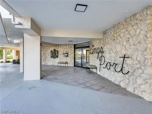 Property Slideshow image 3 of 40 | 2150 gulf shore blvd 407, Naples, FL, 34102