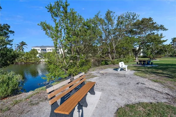Property Slideshow image 2 of 7 | 1950 gulf shore blvd 110, Naples, FL, 34102