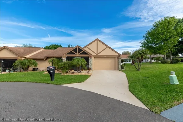 Property Slideshow image 3 of 44 | 19 wildwood way, Lake Placid, FL, 33852