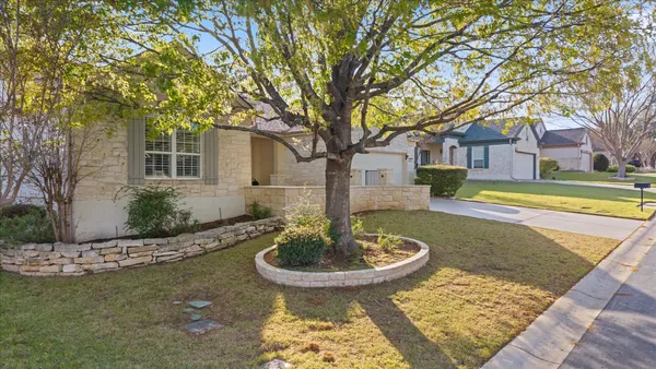 Property Slideshow image 3 of 33 | 304 san saba dr, Georgetown, TX, 78633