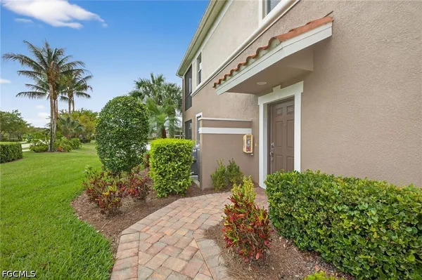 Property Slideshow image 3 of 42 | 10210 glastonbury cir 101, Fort Myers, FL, 33913