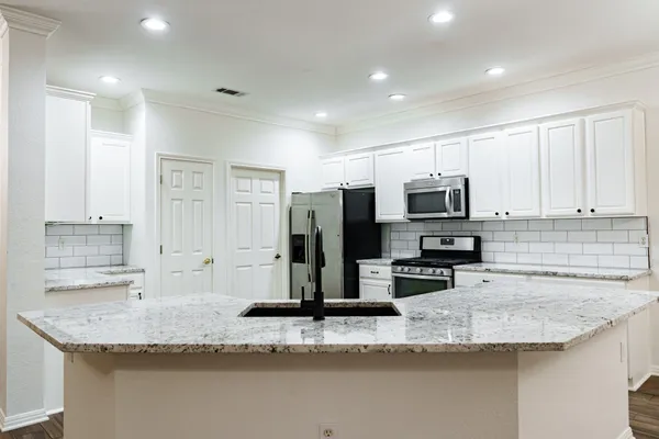 Property Slideshow image 2 of 28 | 124 dewberry dr, Georgetown, TX, 78633