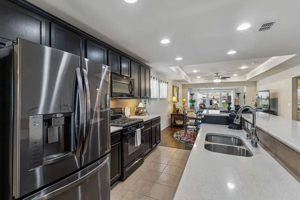 Property Slideshow image 3 of 26 | 6744 hickory creek dr, Frisco, TX, 75036