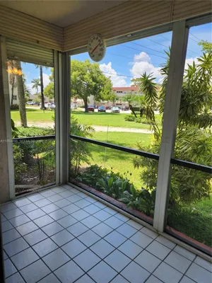 Property Slideshow image 3 of 13 | 681 s hollybrook dr 110, Pembroke Pines, FL, 33025