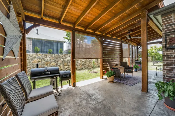 Property Slideshow image 3 of 40 | 1020 old glory dr, Little Elm, TX, 76227