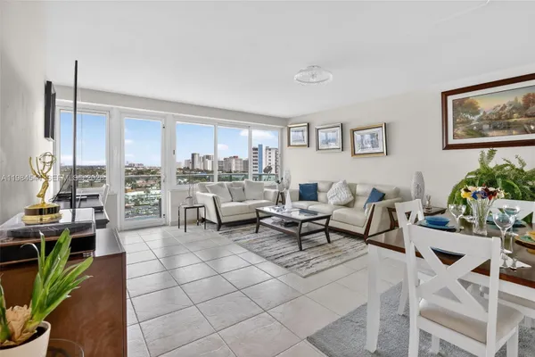 Property Slideshow image 2 of 47 | 3233 ne 34th st 1207, Fort Lauderdale, FL, 33308