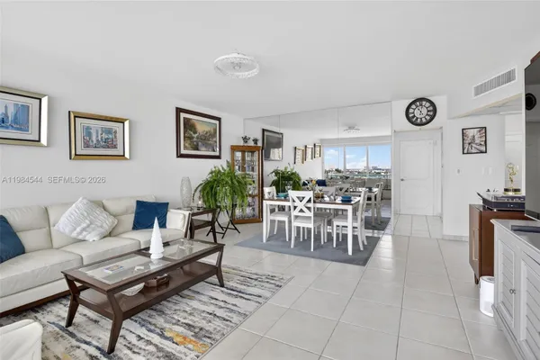 Property Slideshow image 3 of 47 | 3233 ne 34th st 1207, Fort Lauderdale, FL, 33308
