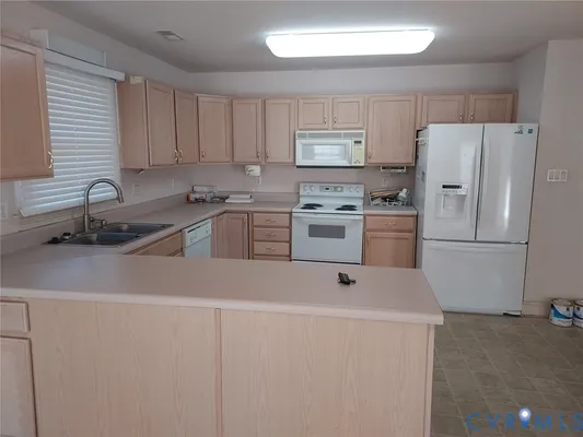 Property Slideshow image 3 of 12 | 406 stone hearth ct, Hopewell, VA, 23860