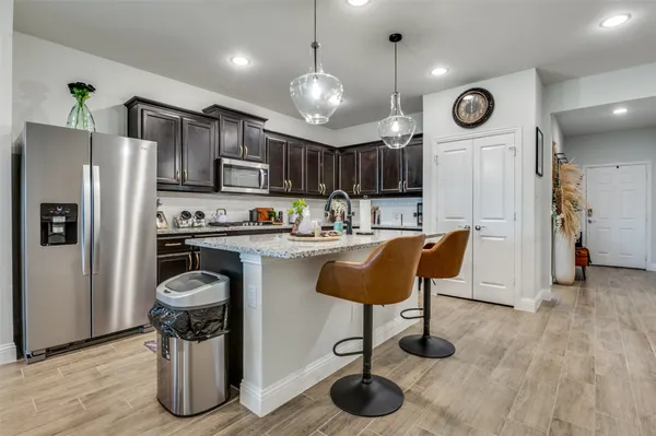 Property Slideshow image 3 of 26 | 109 foreman dr, Midlothian, TX, 76065