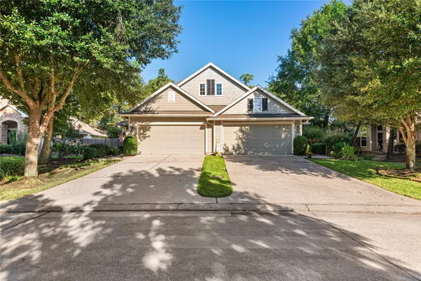 Property Slideshow image 2 of 32 | 11 abercrombie pl, Conroe, TX, 77384