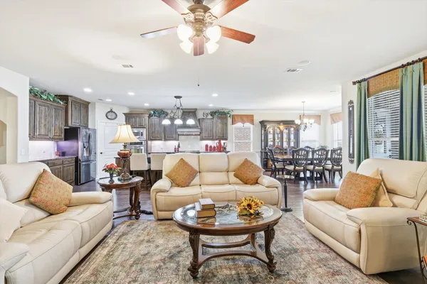 Property Slideshow image 3 of 39 | 1439 harbor springs dr, Frisco, TX, 75036