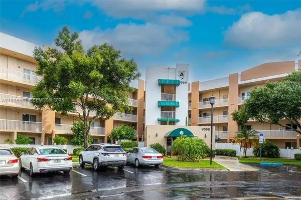 Property Slideshow image 2 of 22 | 9599 weldon cir a203, Tamarac, FL, 33321