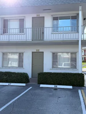 Property Slideshow image 2 of 29 | 3160 lake osborne dr 112, ,, FL, 33461