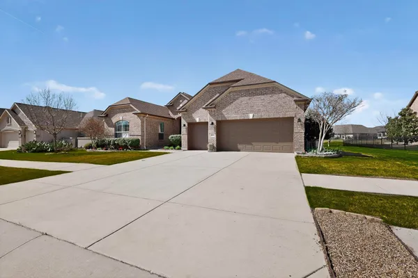 Property Slideshow image 3 of 40 | 9404 crestview dr, Denton, TX, 76207