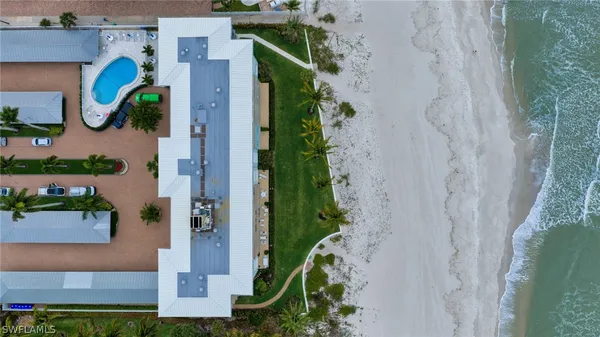 Property Slideshow image 2 of 20 | 2011 gulf shore blvd 6465/66, Naples, FL, 34102