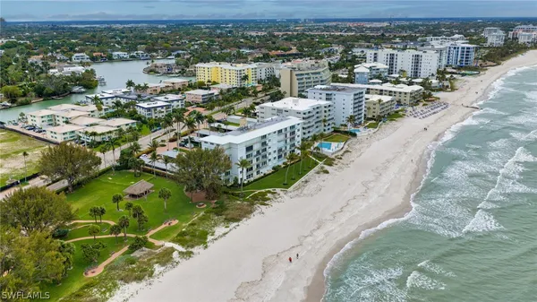 Property Slideshow image 3 of 20 | 2011 gulf shore blvd 6465/66, Naples, FL, 34102