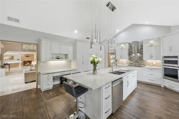 Property Slideshow image 2 of 50 | 730 bay tree ct, Naples, FL, 34108