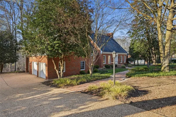 Property Slideshow image 2 of 51 | 124 roffinghams way, Williamsburg, VA, 23185