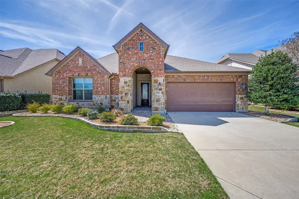 Property Slideshow image 3 of 30 | 11901 southerland dr, Denton, TX, 76207