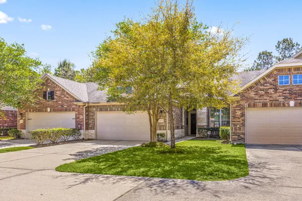 Property Slideshow image 2 of 41 | 7204 s boulder cliff ln, Humble, TX, 77396