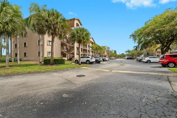 Property Slideshow image 2 of 35 | 13701 sw 12th st 202a, Pembroke Pines, FL, 33027
