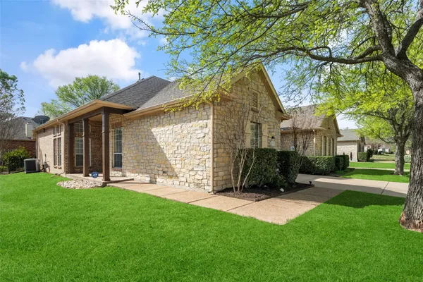 Property Slideshow image 3 of 28 | 1462 cattle baron ct, Fairview, TX, 75069