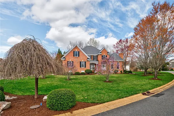 Property Slideshow image 2 of 39 | 141 oak holw, Williamsburg, VA, 23188