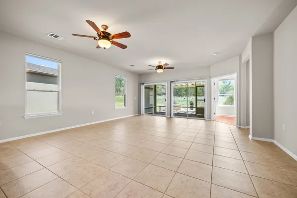 Property Slideshow image 3 of 31 | 147 prairie creek trl, Georgetown, TX, 78633