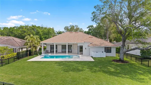 Property Slideshow image 2 of 32 | 207 monterey dr, Naples, FL, 34119