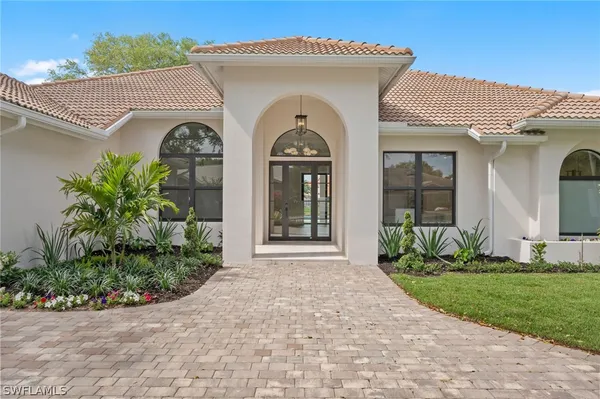 Property Slideshow image 3 of 32 | 207 monterey dr, Naples, FL, 34119